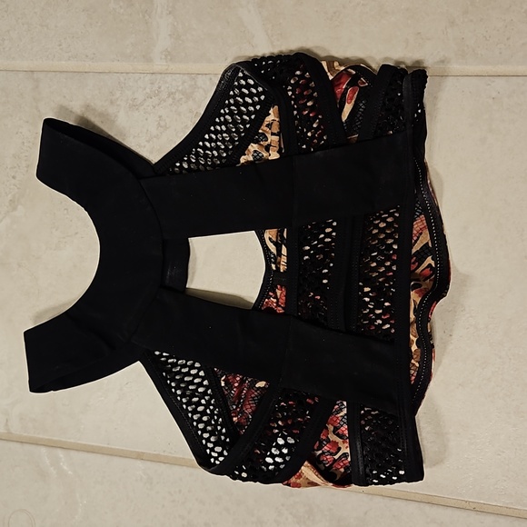 High neck crop-top dance top - Picture 2 of 5